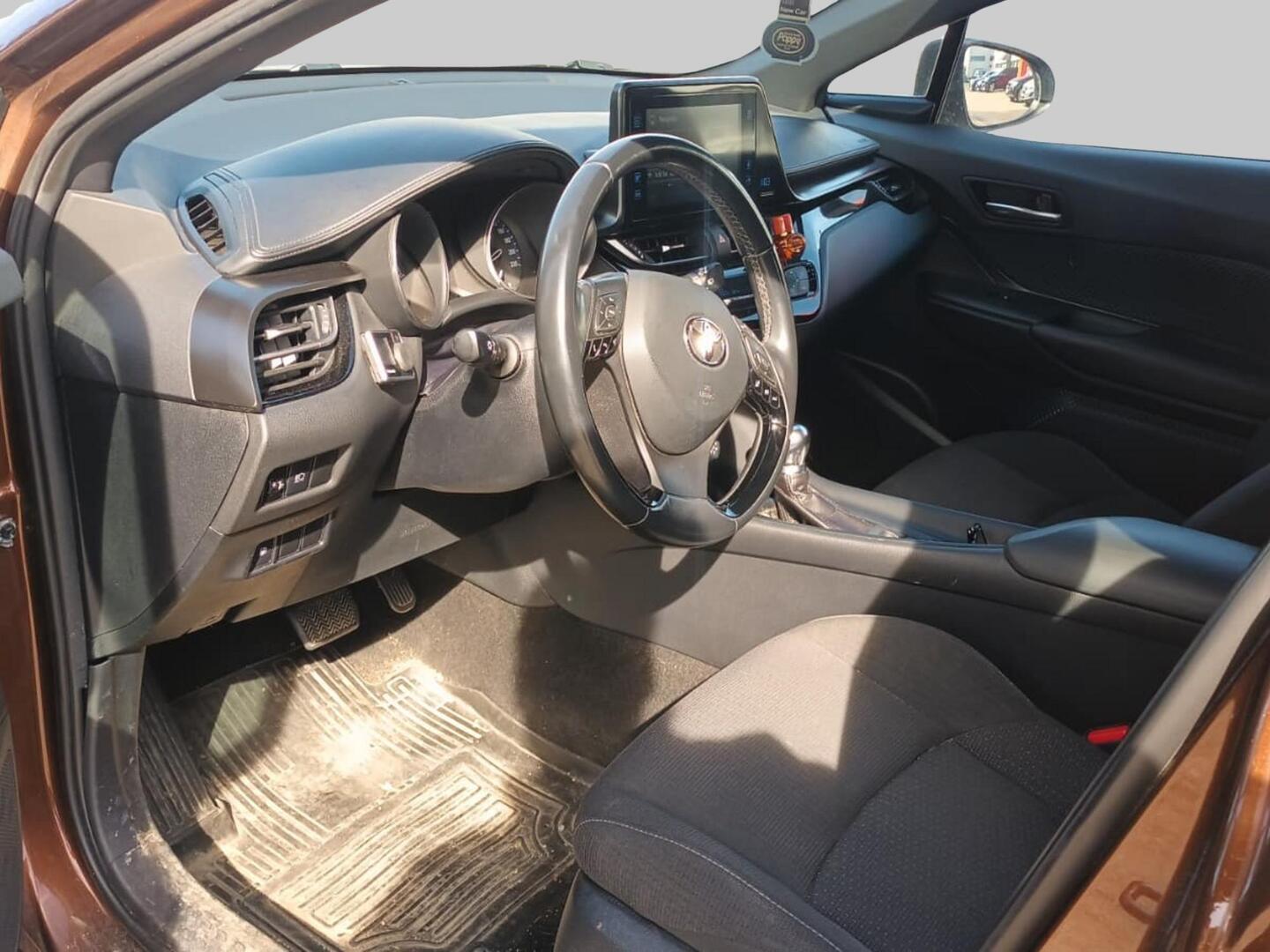 TOYOTA C-HR 2018