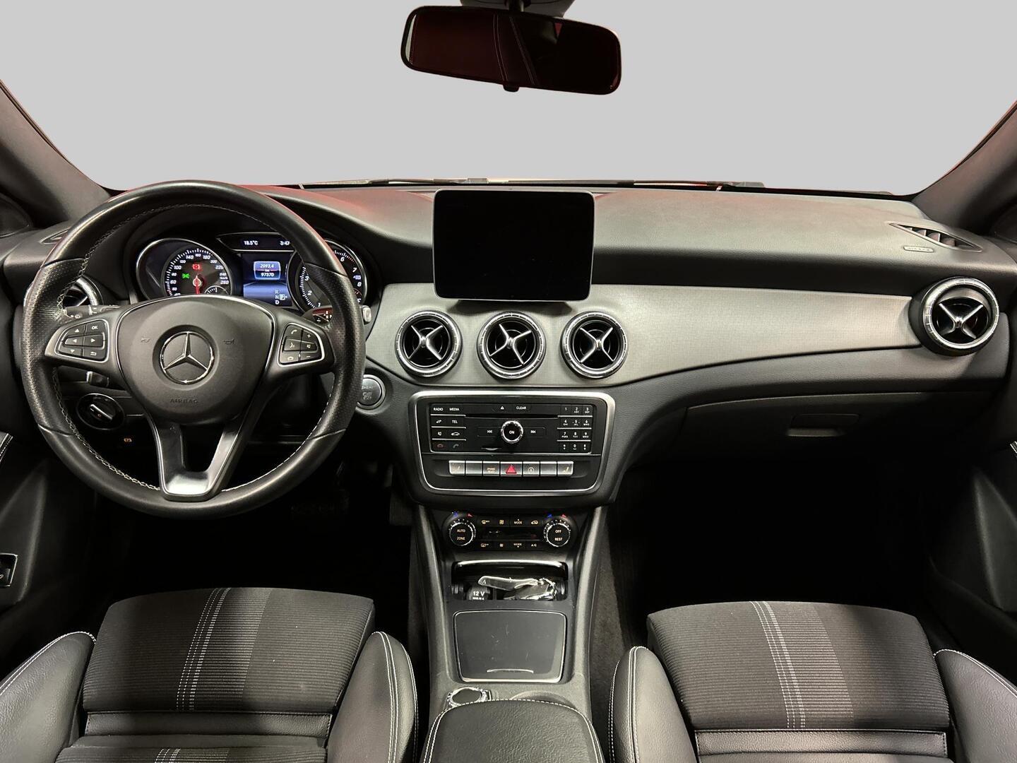 MERCEDES-BENZ CLA 2018