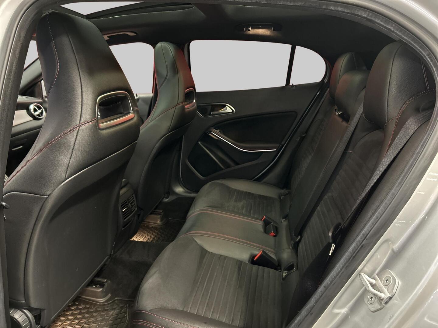 MERCEDES-BENZ GLA 2015