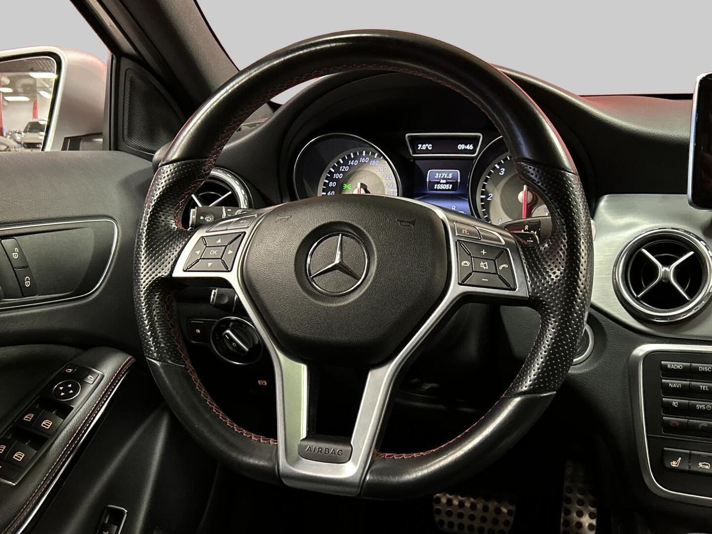 MERCEDES-BENZ GLA 2015