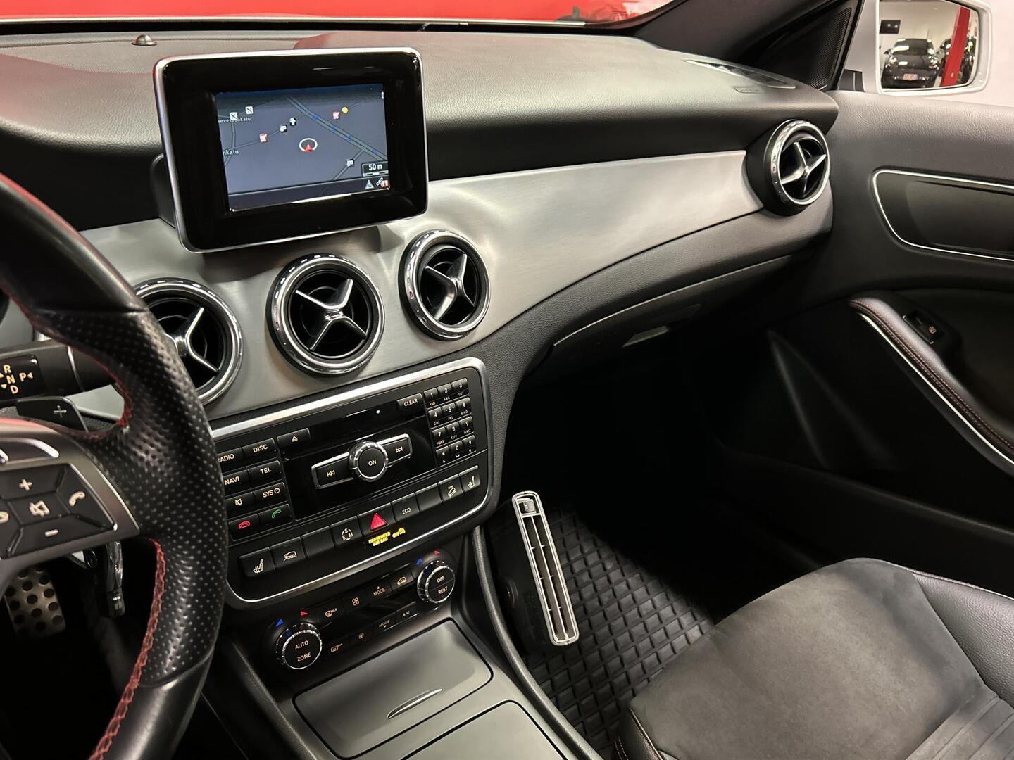 MERCEDES-BENZ GLA 2015