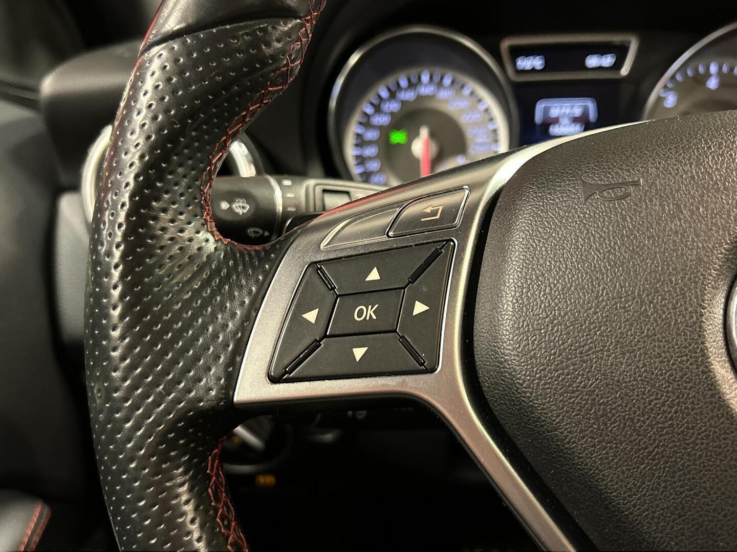 MERCEDES-BENZ GLA 2015