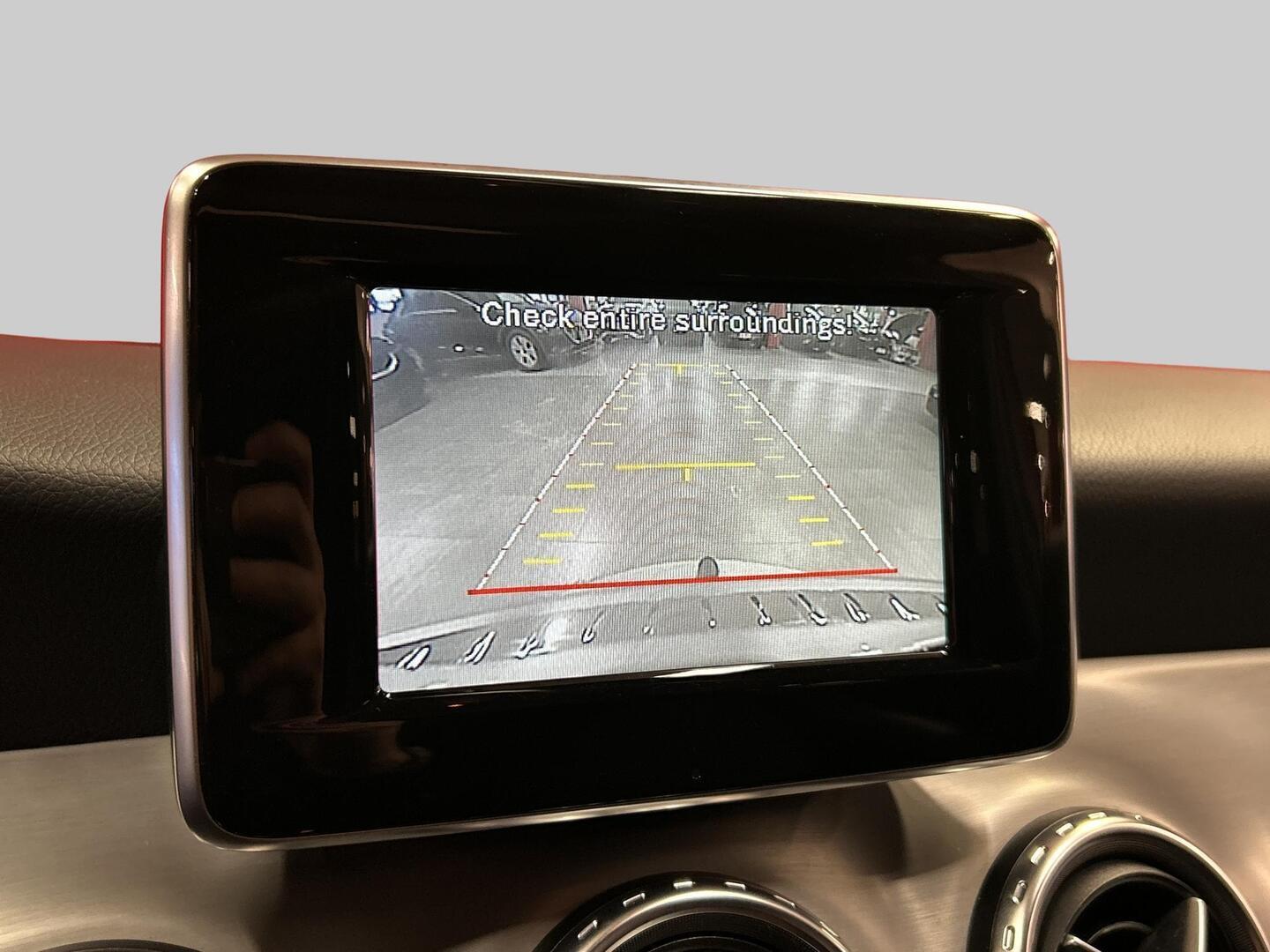 MERCEDES-BENZ GLA 2015