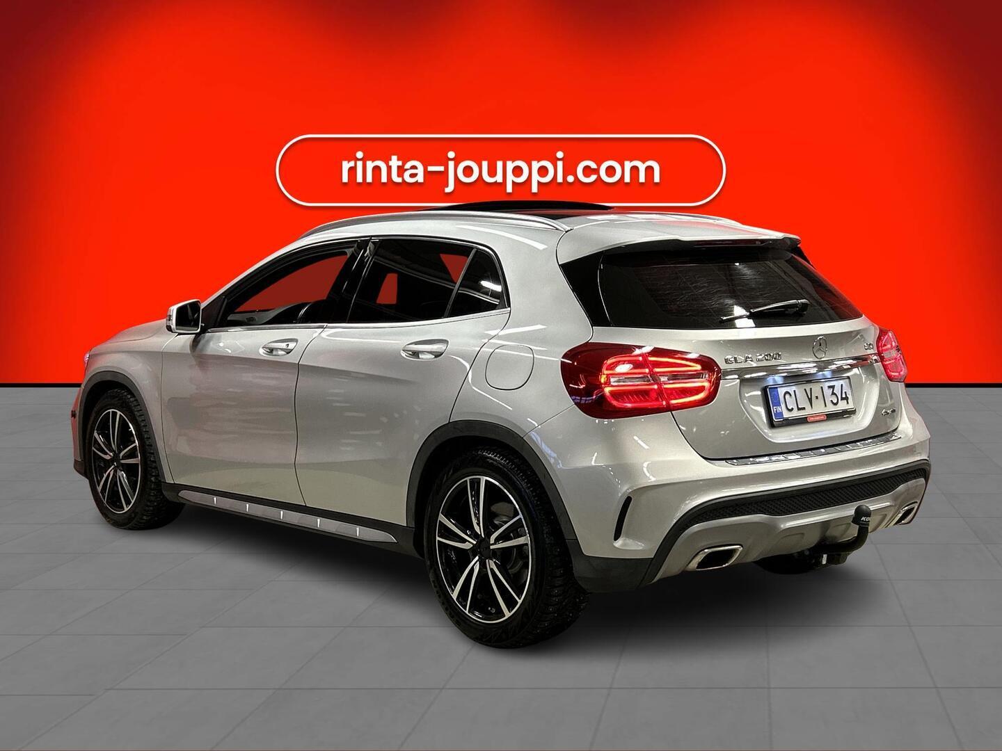 MERCEDES-BENZ GLA 2015