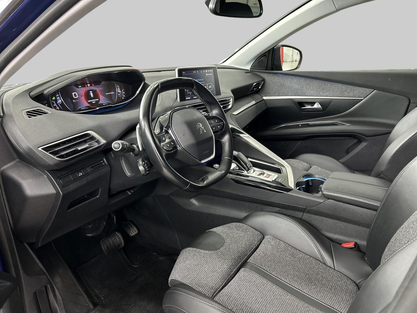PEUGEOT 3008 2019
