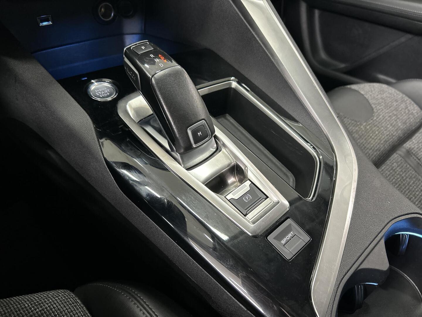 PEUGEOT 3008 2019
