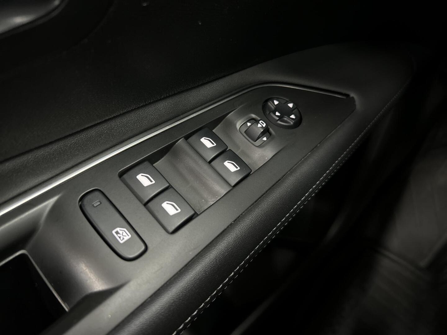 PEUGEOT 3008 2019