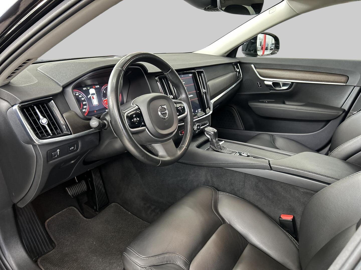 VOLVO V90 Cross Country 2018