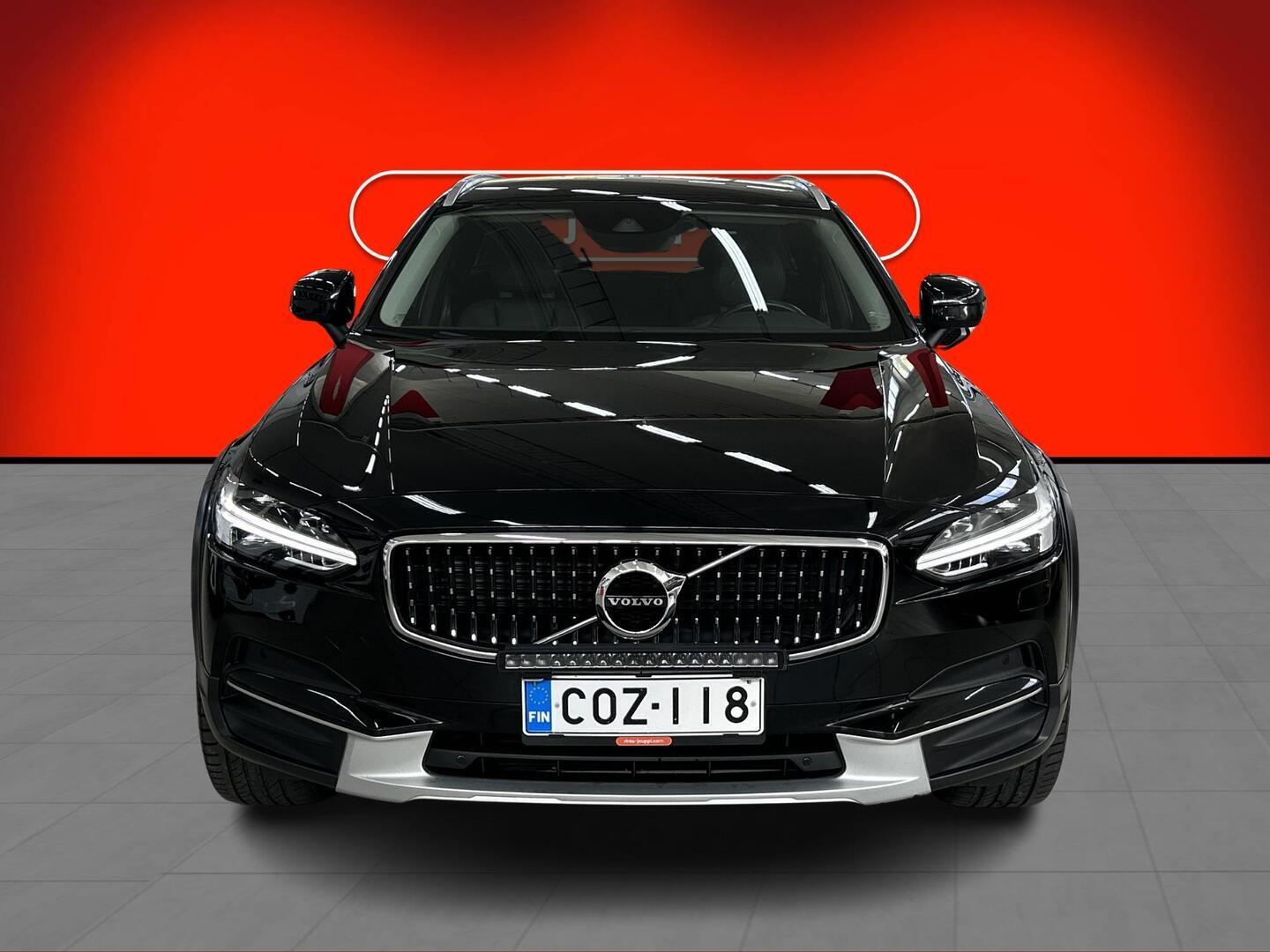 VOLVO V90 Cross Country 2018