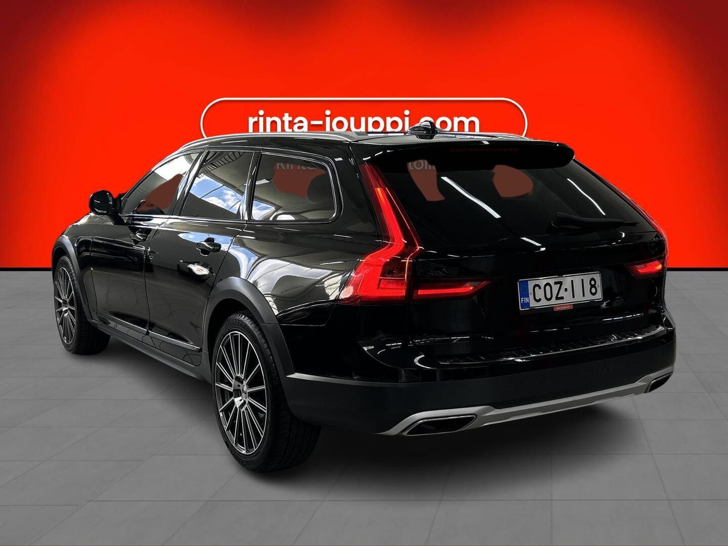 VOLVO V90 Cross Country 2018