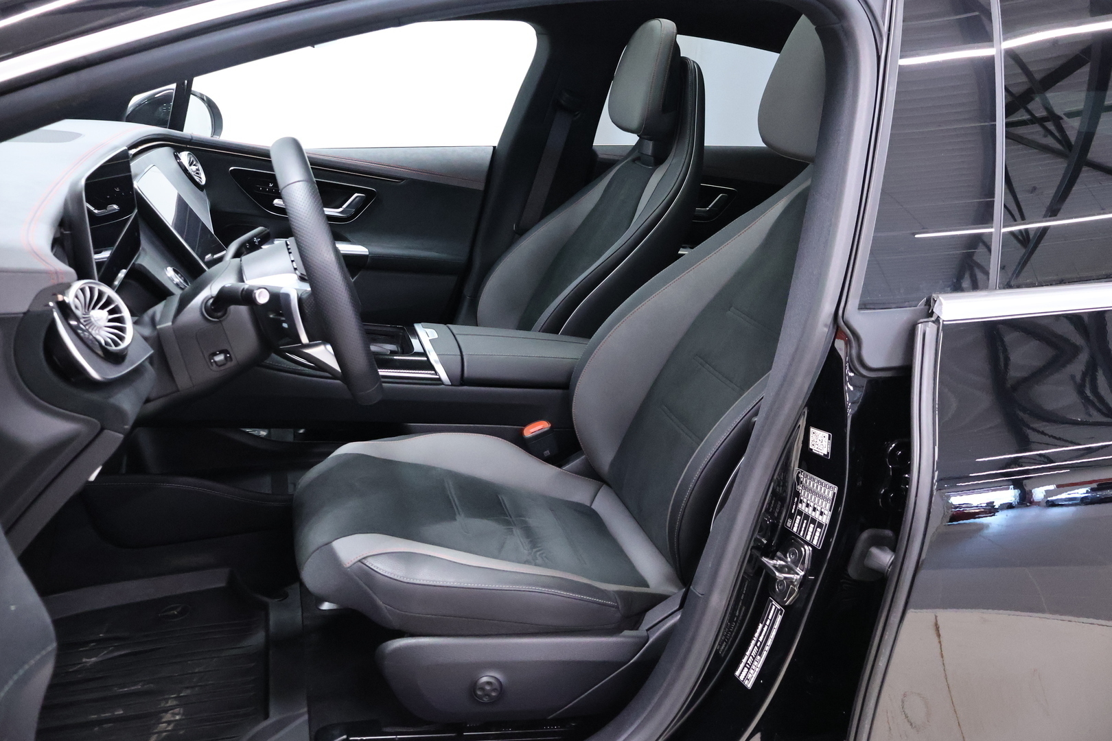 MERCEDES-BENZ EQE 2023