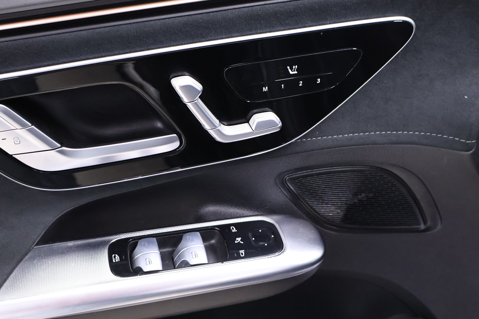 MERCEDES-BENZ EQE 2023