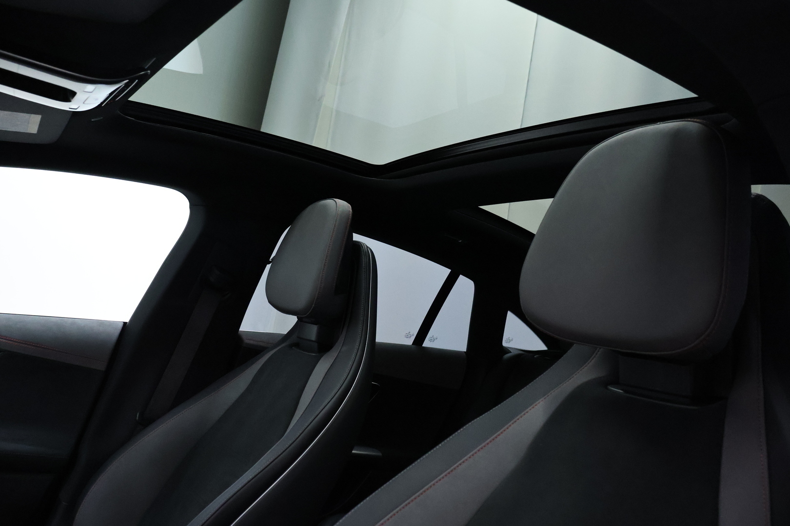 MERCEDES-BENZ EQE 2023