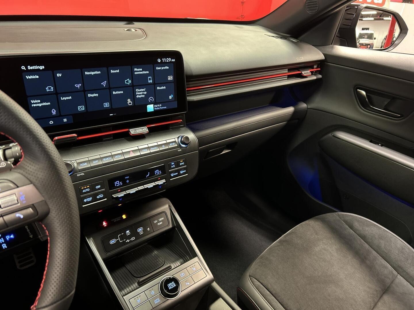 HYUNDAI KONA ELECTRIC 2025