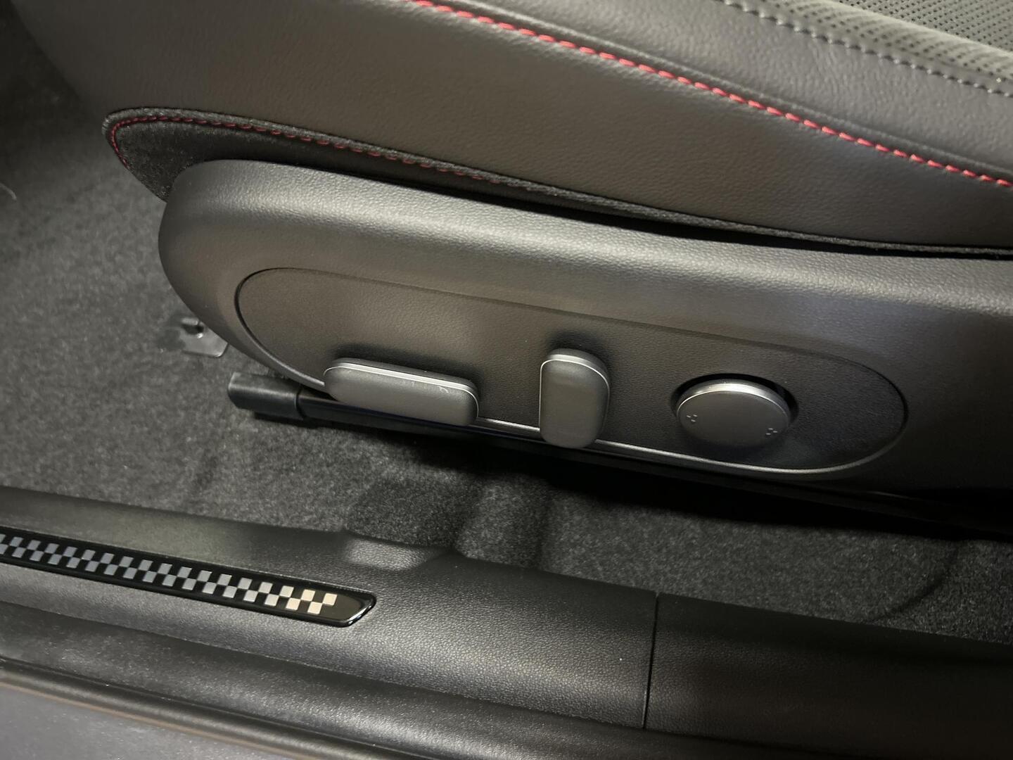 HYUNDAI KONA ELECTRIC 2025