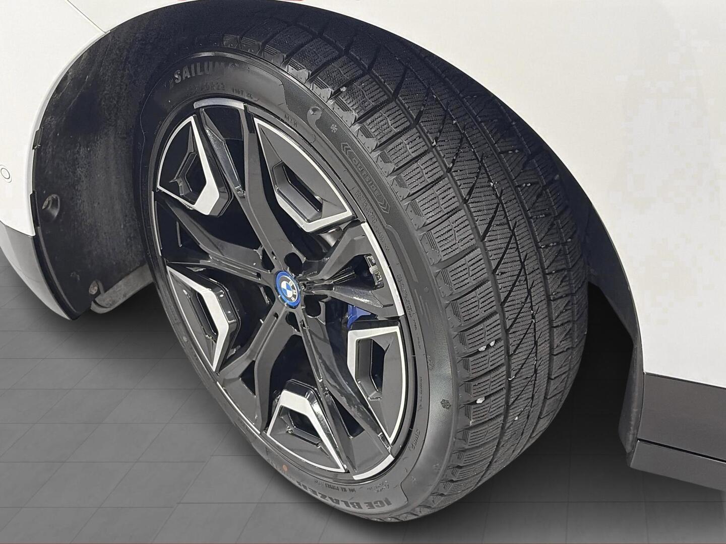 BMW IX 2022