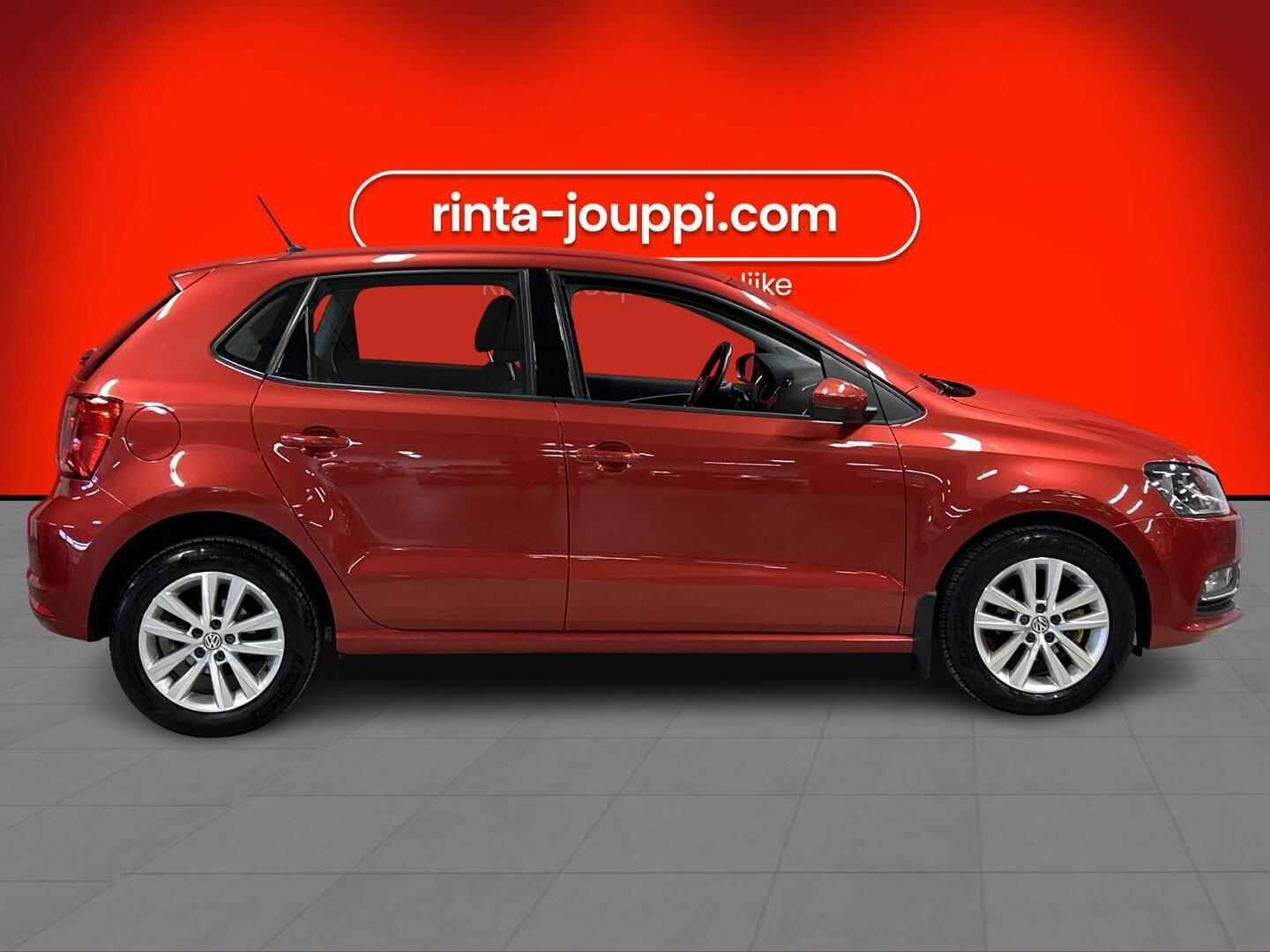 VOLKSWAGEN Polo 2015