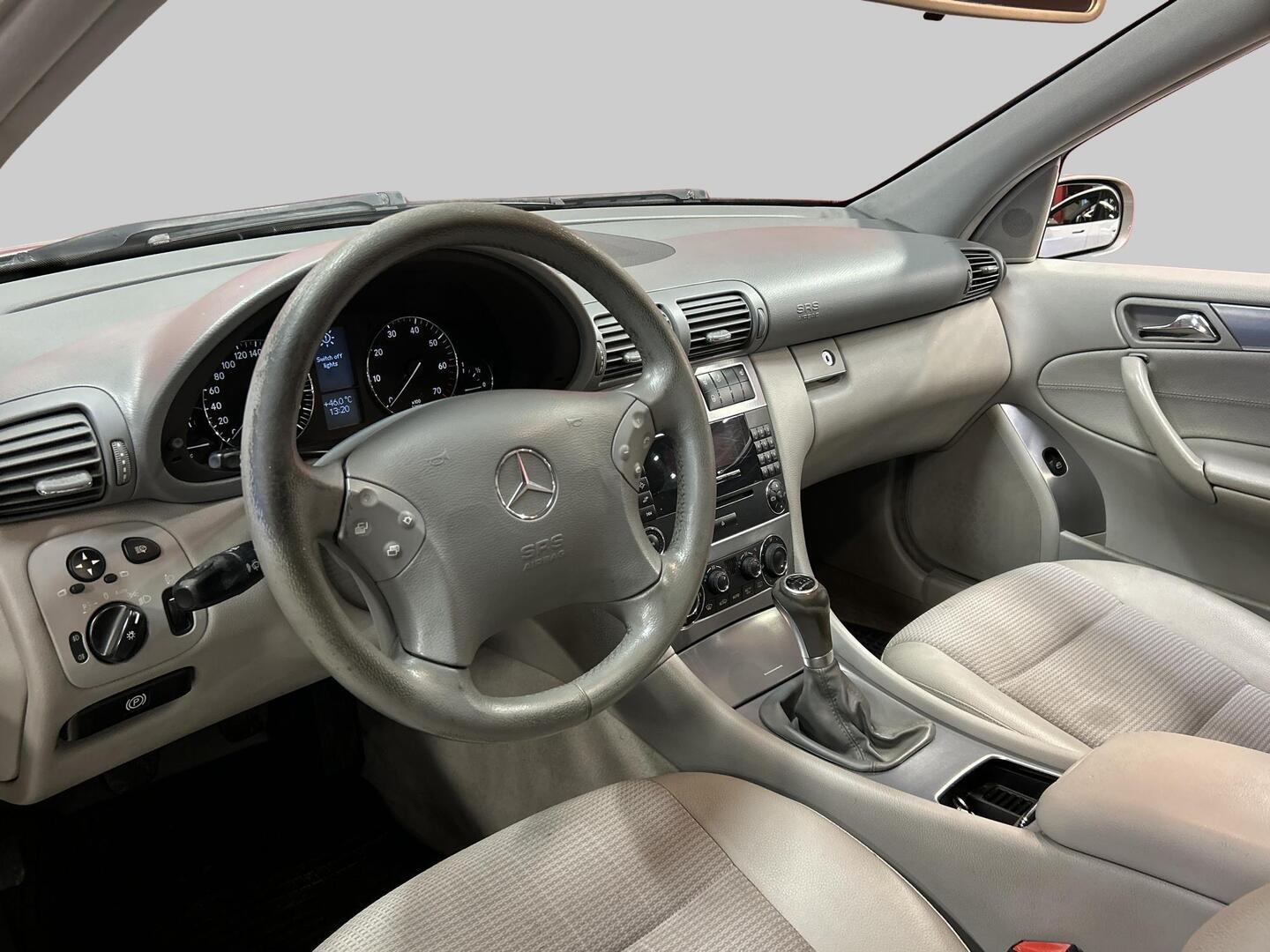 MERCEDES-BENZ C 2005