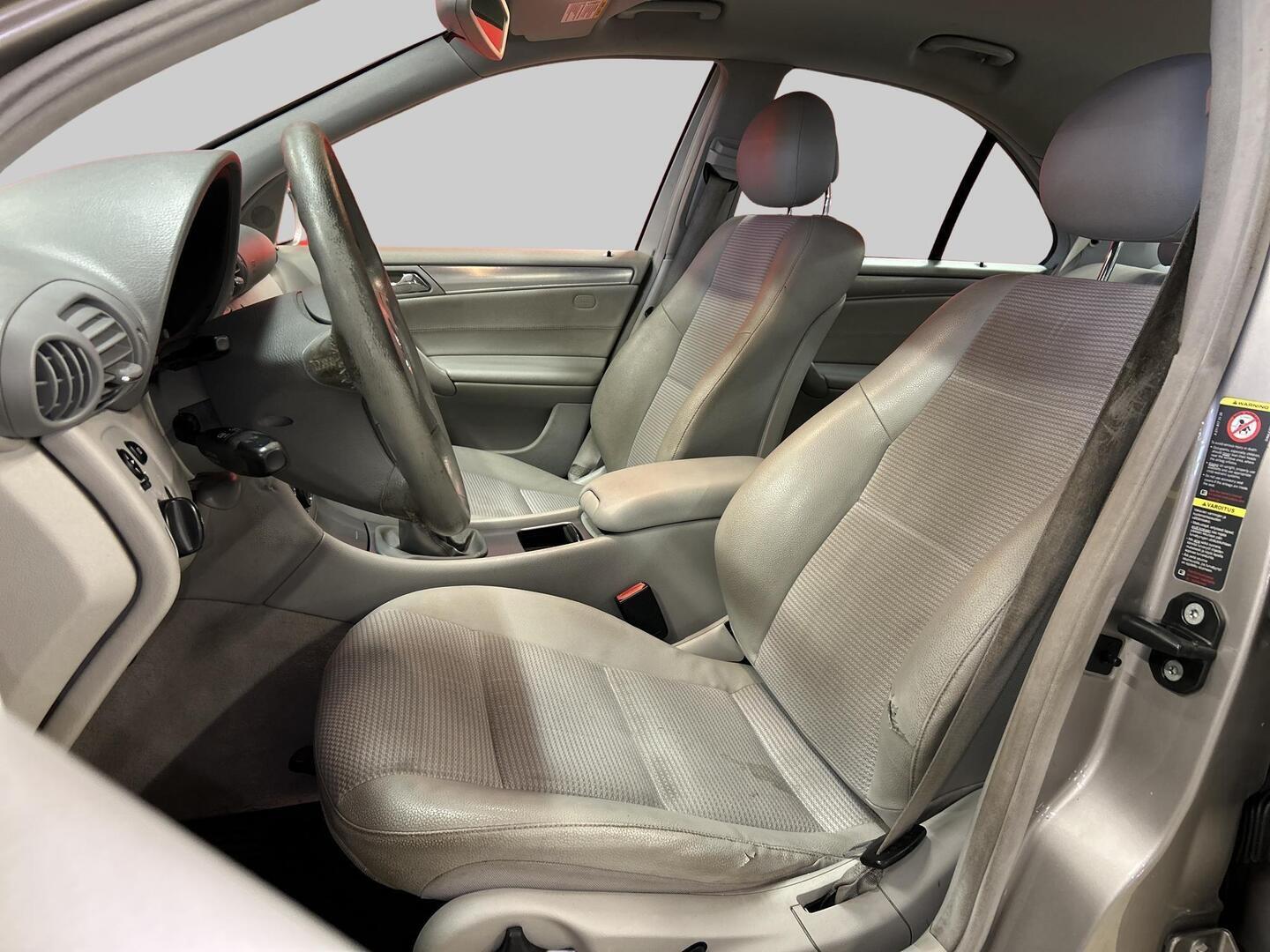 MERCEDES-BENZ C 2005