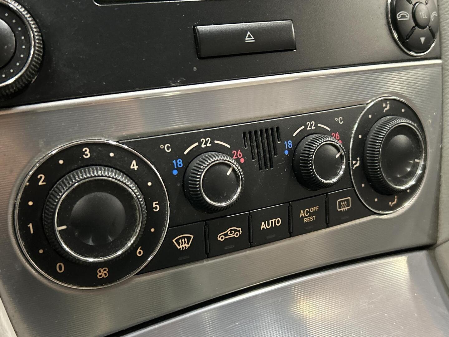 MERCEDES-BENZ C 2005