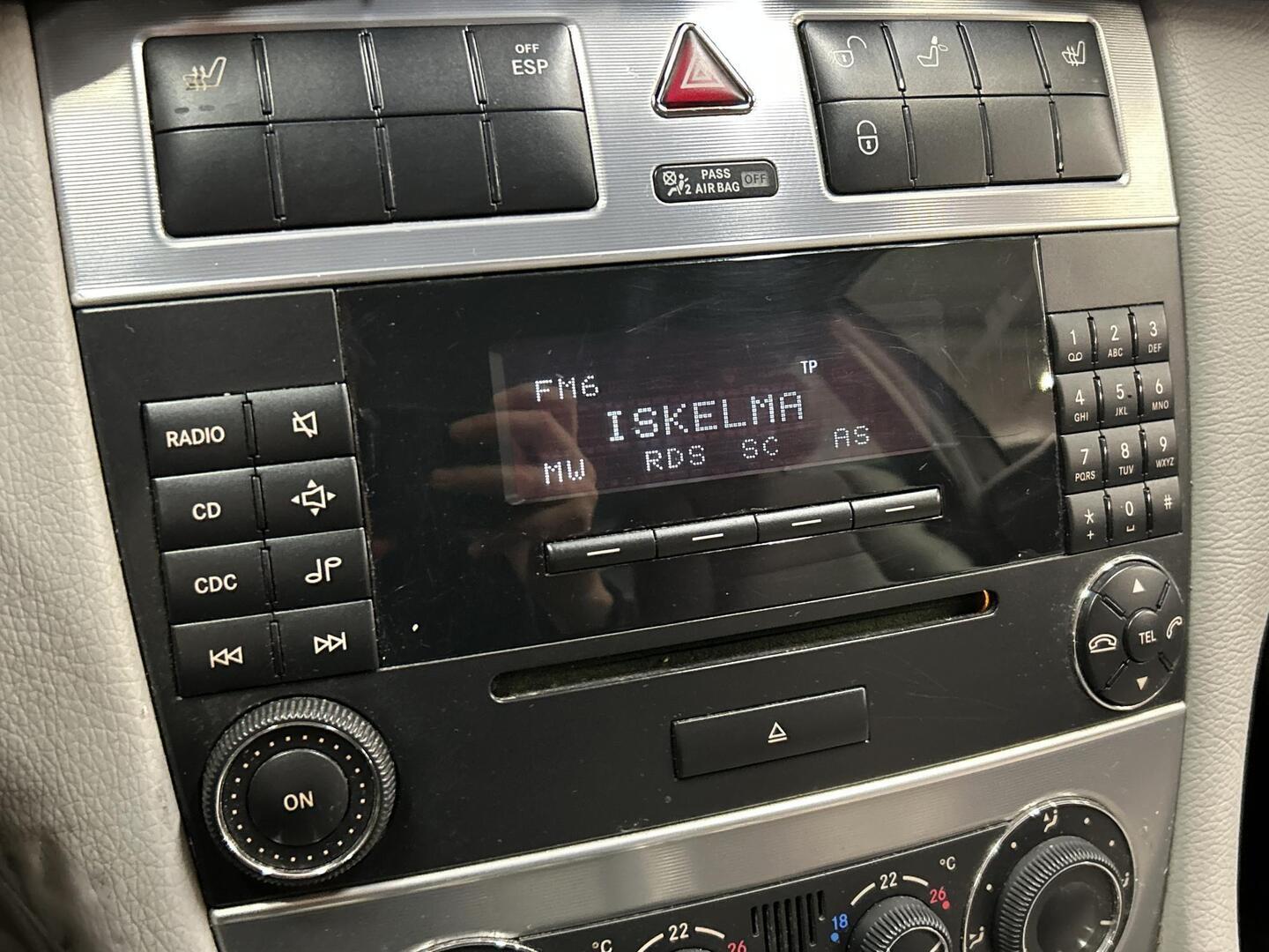 MERCEDES-BENZ C 2005