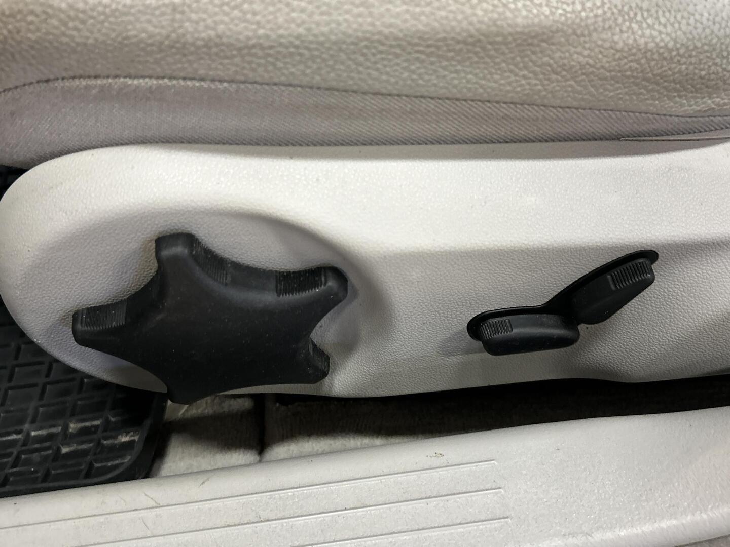 MERCEDES-BENZ C 2005