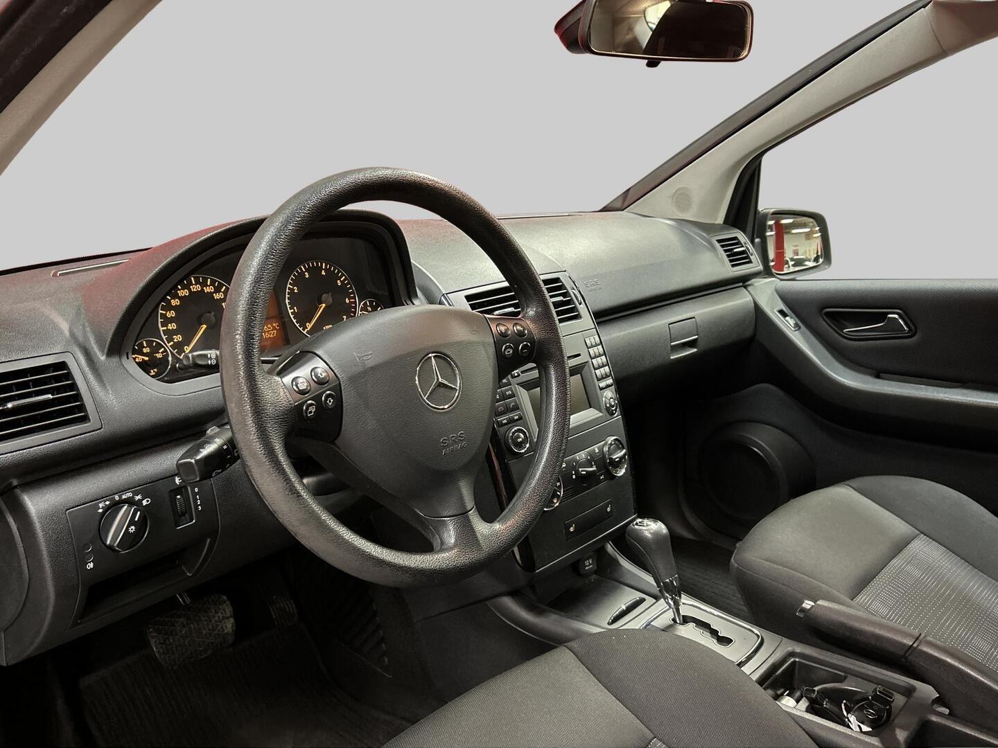 MERCEDES-BENZ A 2010