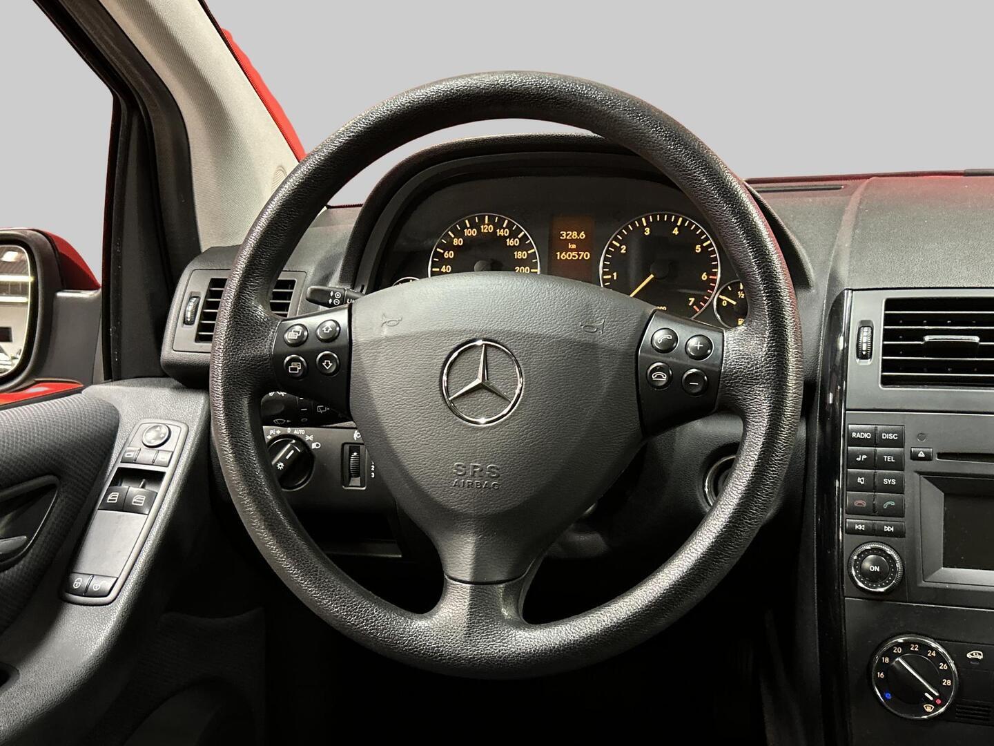 MERCEDES-BENZ A 2010