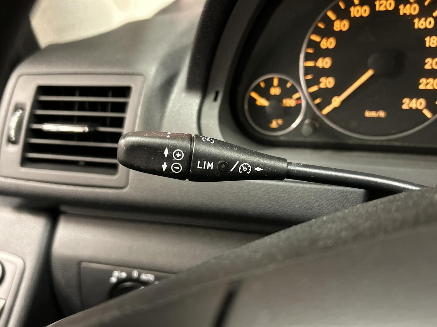 MERCEDES-BENZ A 2010