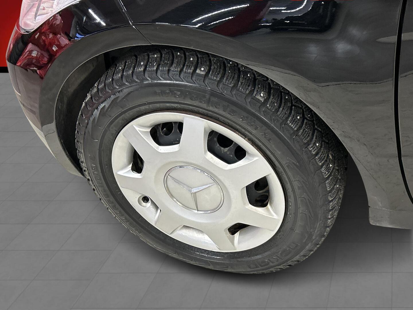 MERCEDES-BENZ A 2010