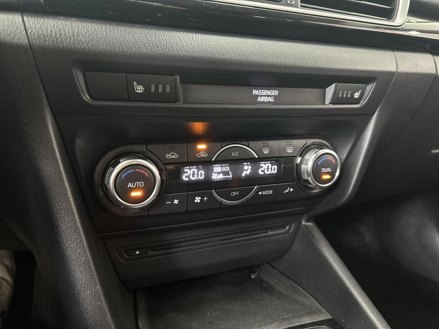 MAZDA Mazda3 2013