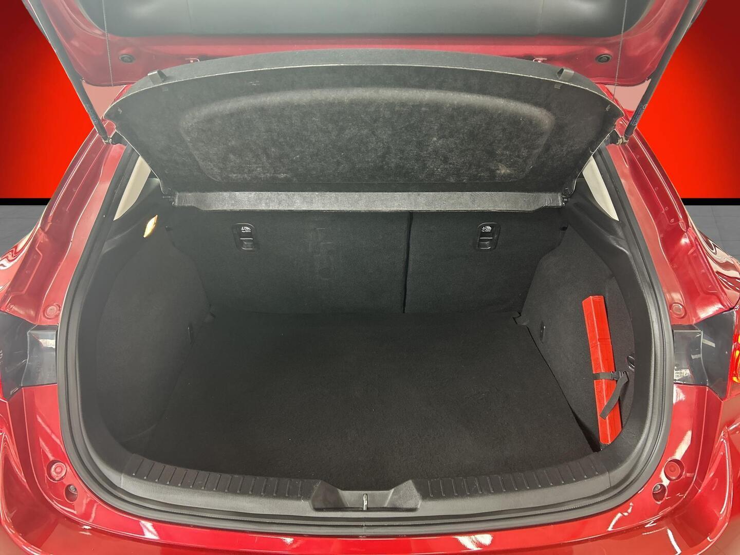MAZDA Mazda3 2013