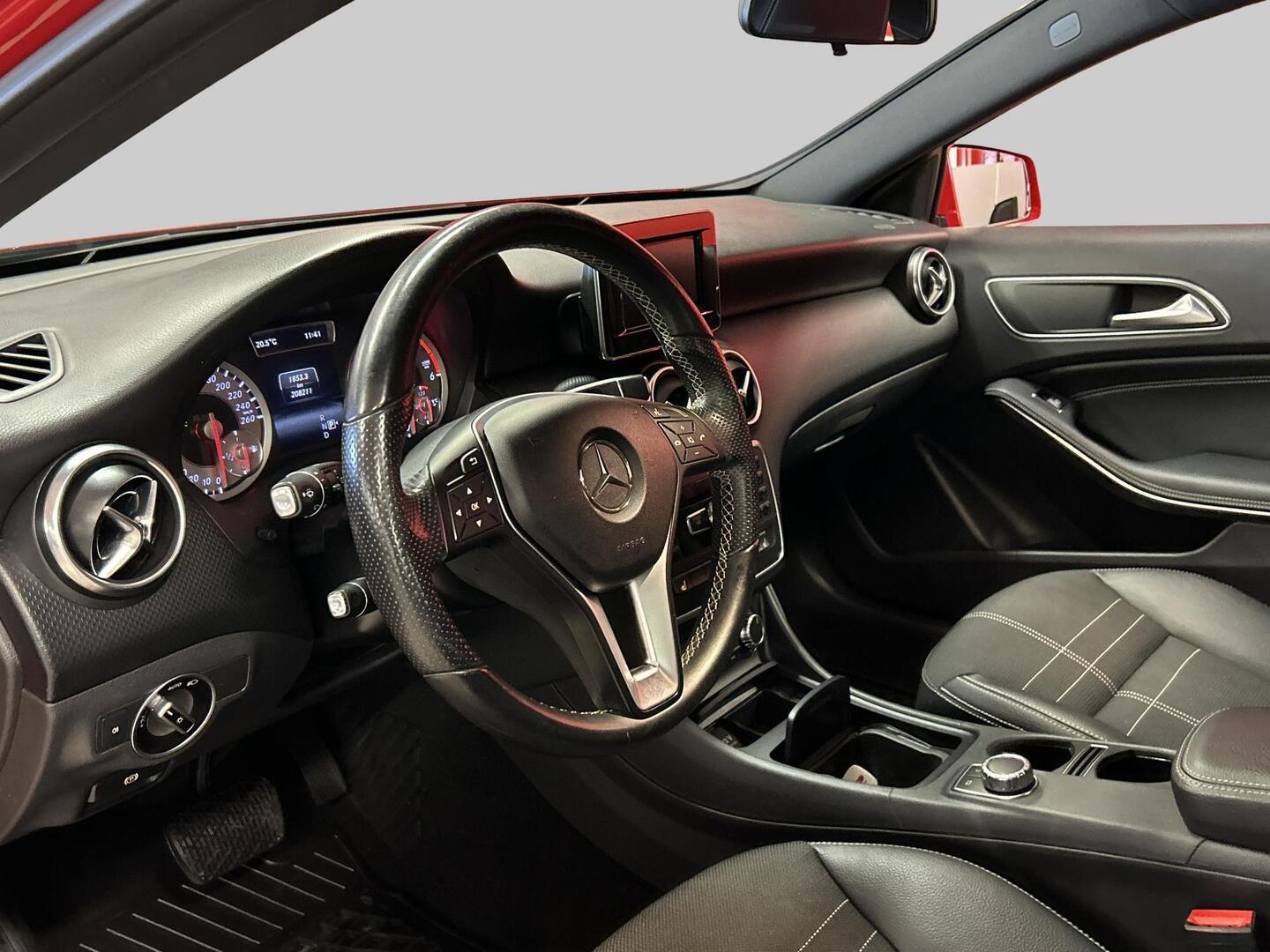 MERCEDES-BENZ A 2014