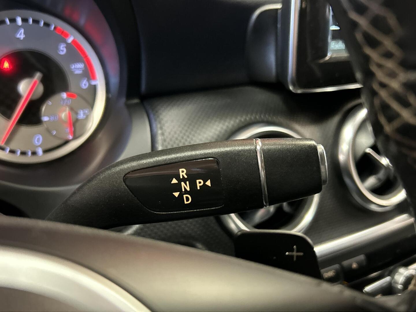 MERCEDES-BENZ A 2014