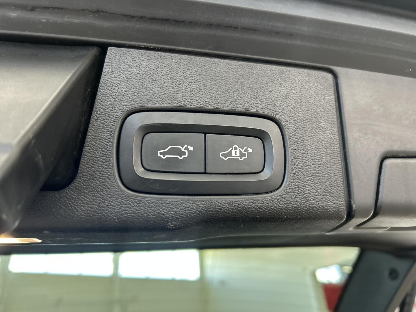 VOLVO XC60 2020