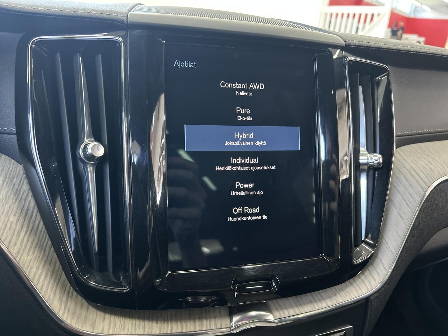 VOLVO XC60 2020
