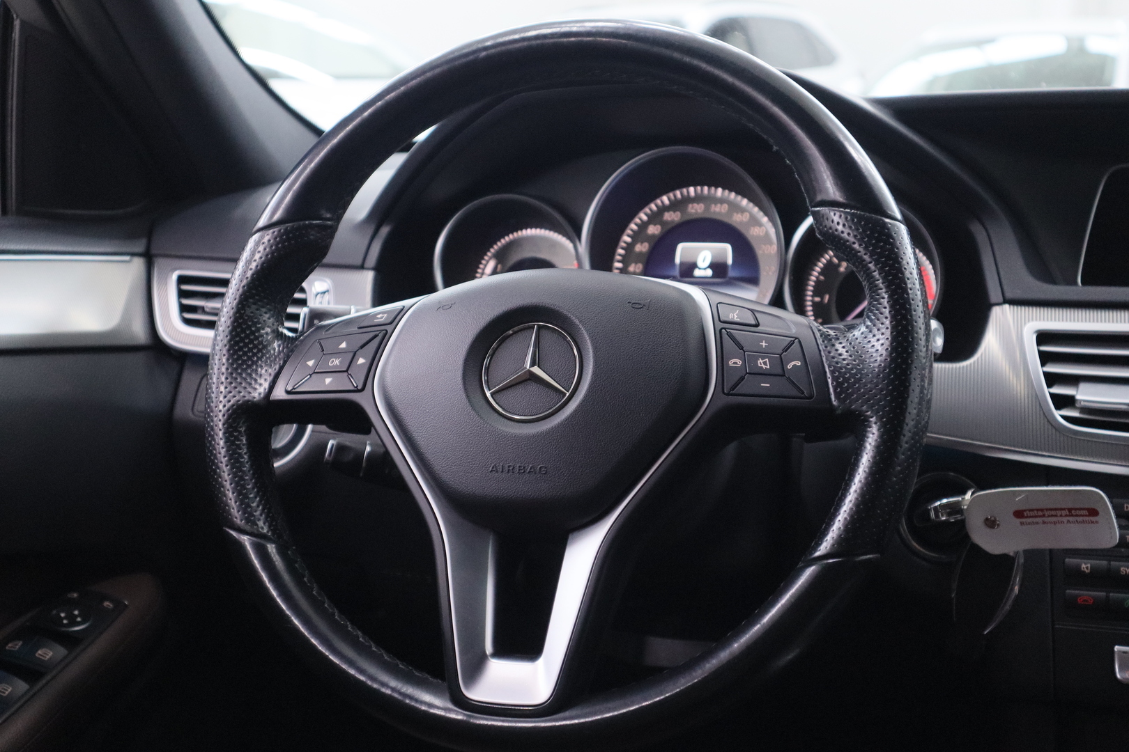 MERCEDES-BENZ E 2014
