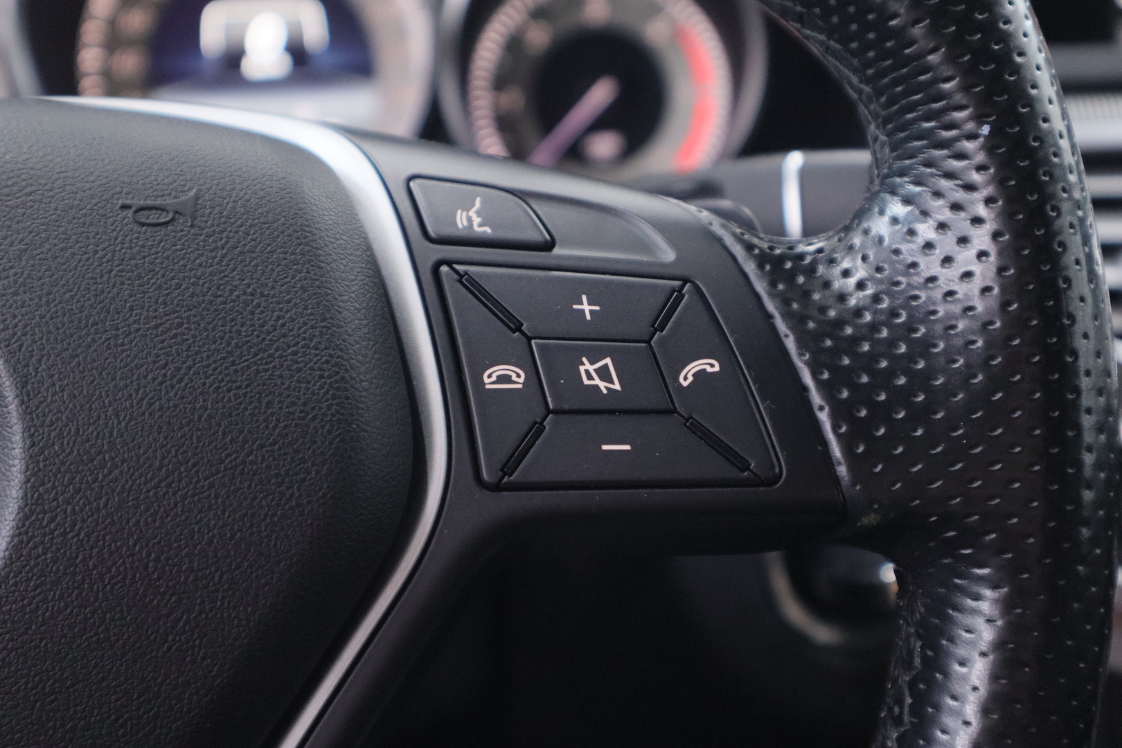 MERCEDES-BENZ E 2014