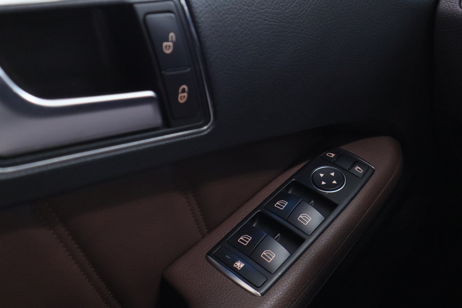 MERCEDES-BENZ E 2014