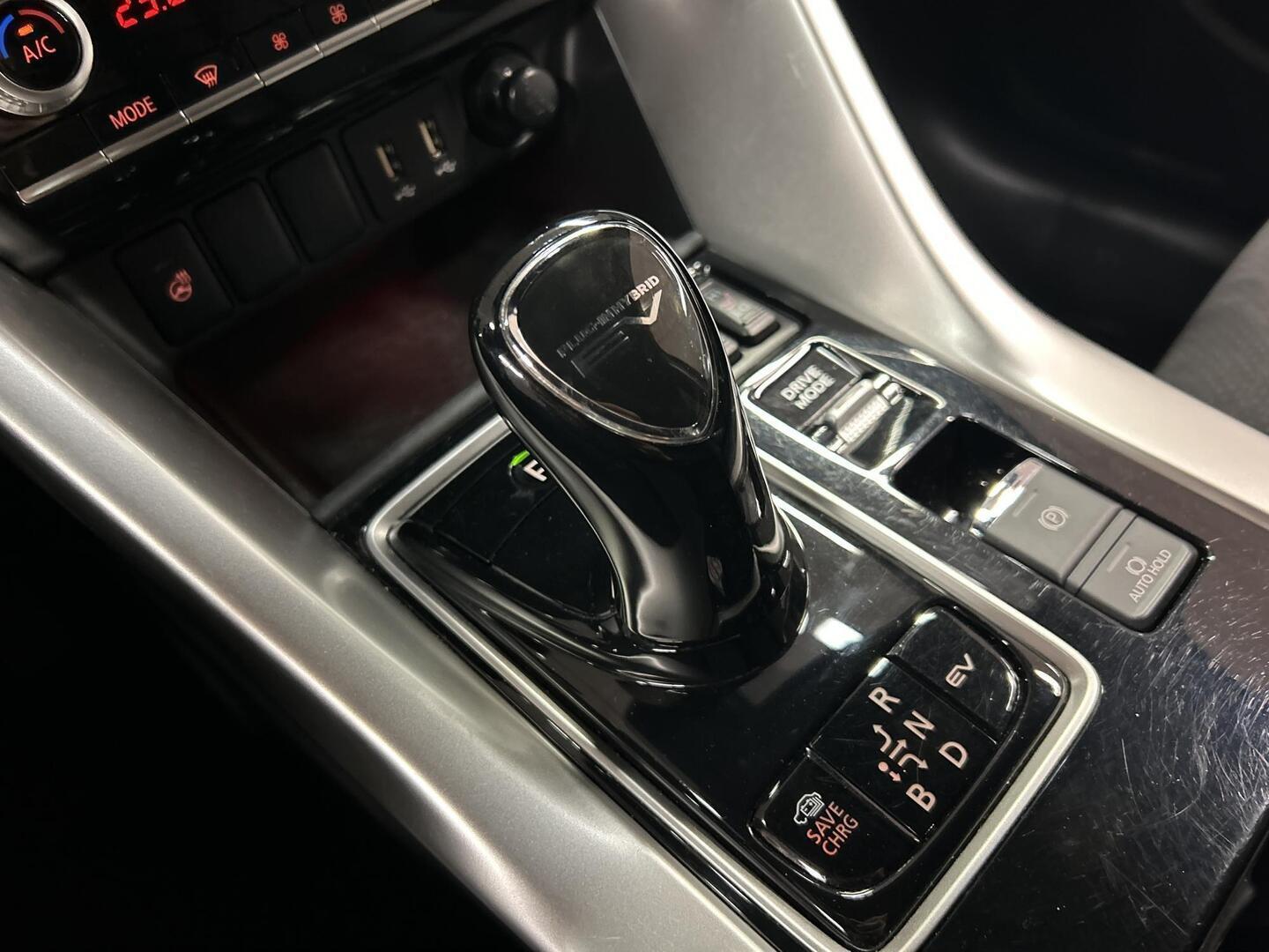 MITSUBISHI ECLIPSE CROSS 2024