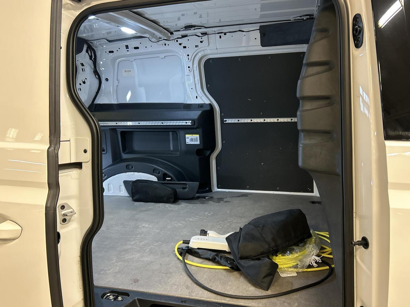 VOLKSWAGEN ID. BUZZ CARGO 2023