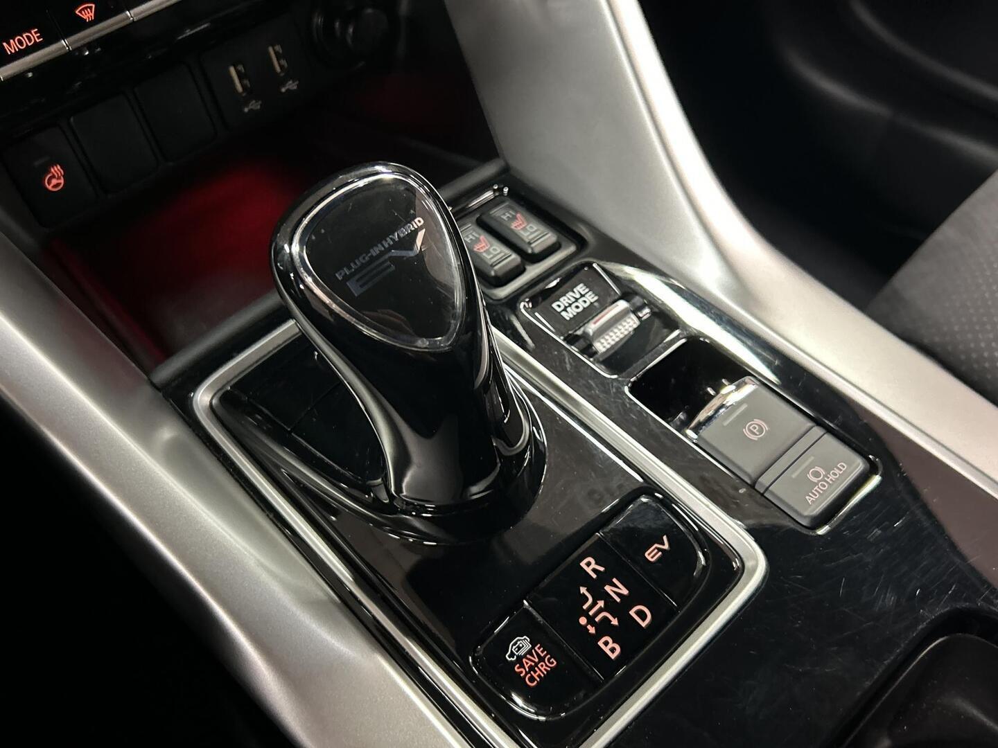 MITSUBISHI ECLIPSE CROSS 2024