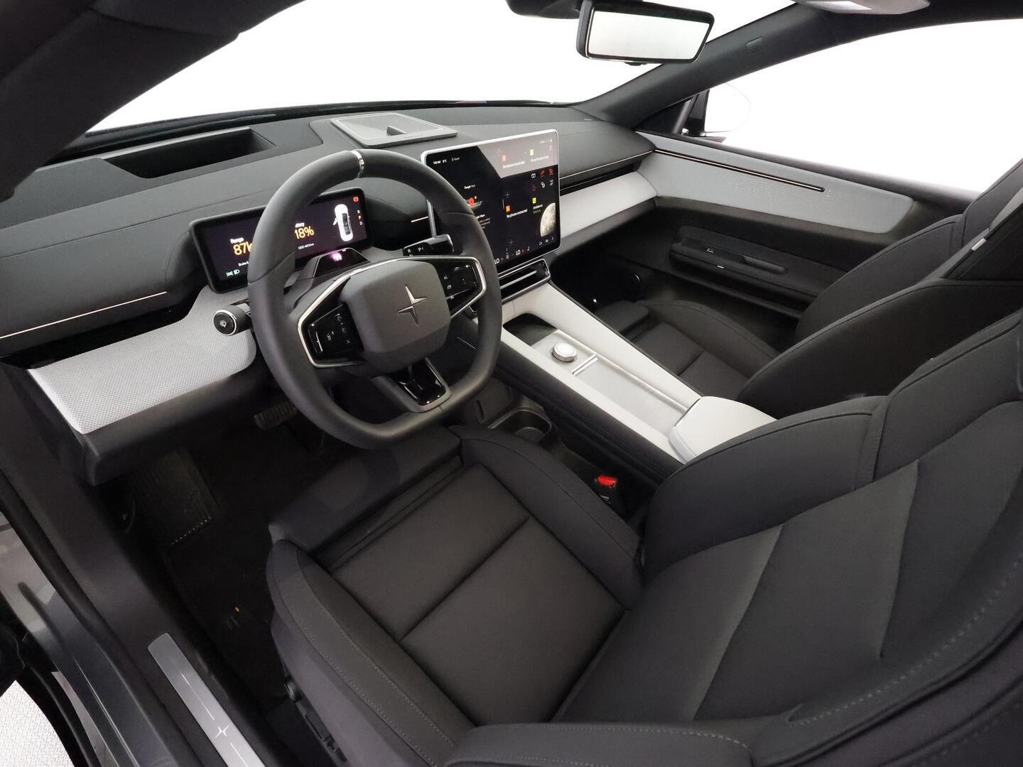 POLESTAR 4 2025