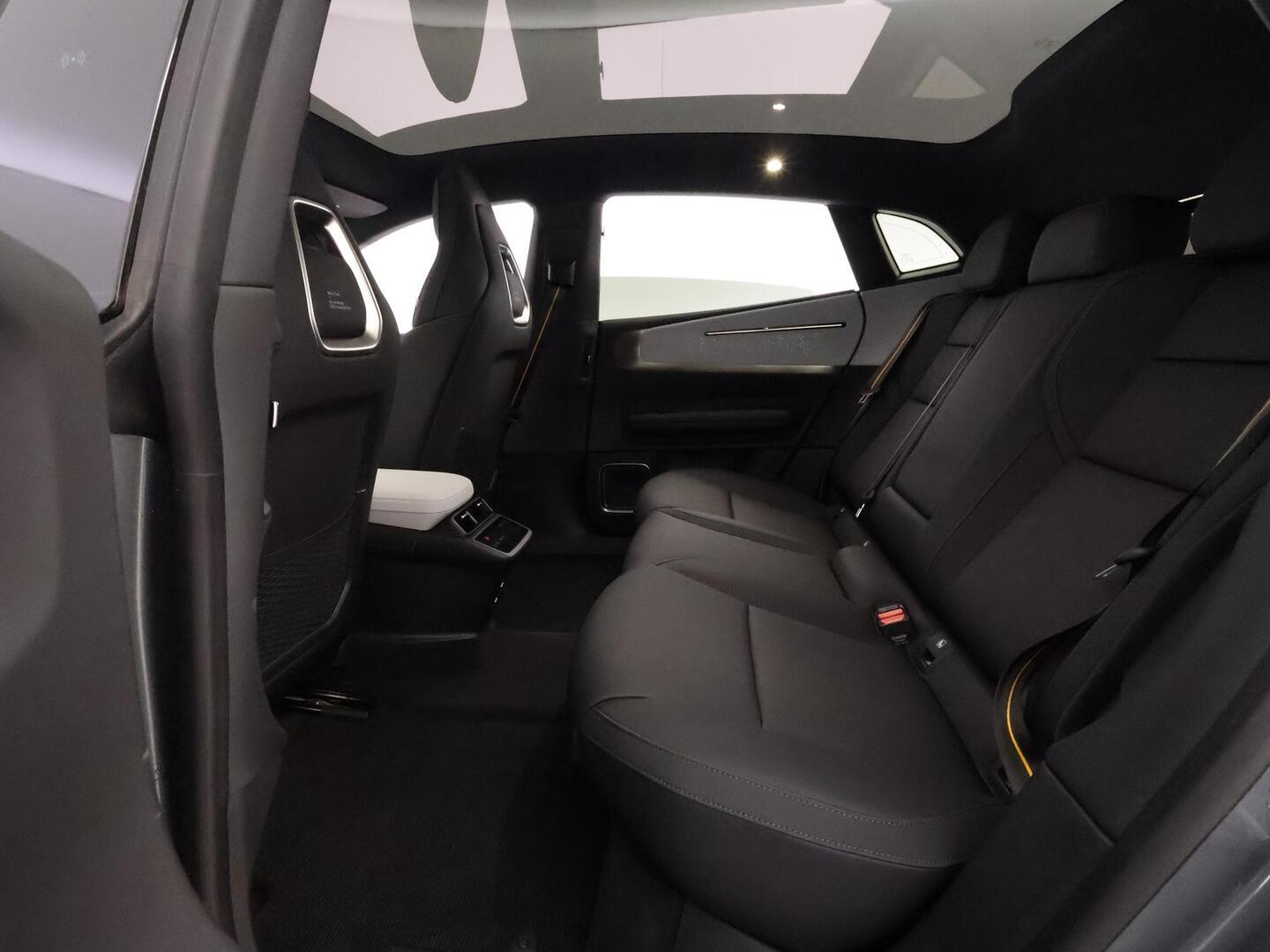 POLESTAR 4 2025