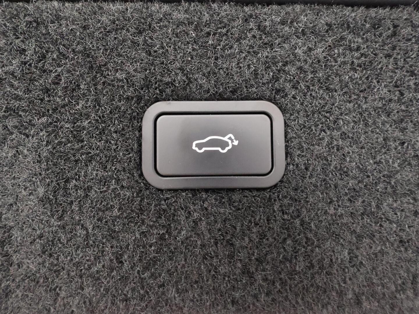 POLESTAR 4 2025