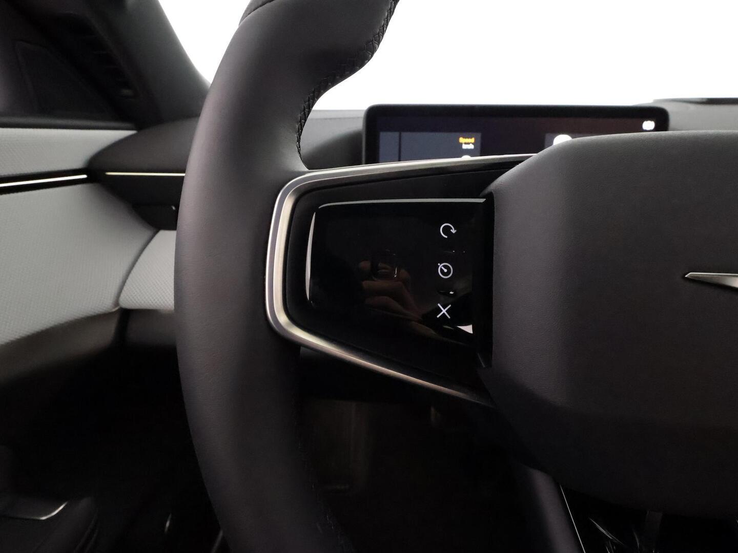 POLESTAR 4 2025