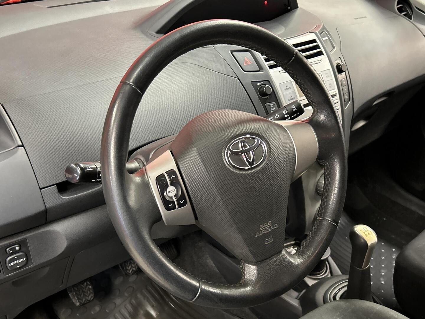 TOYOTA Yaris 2008