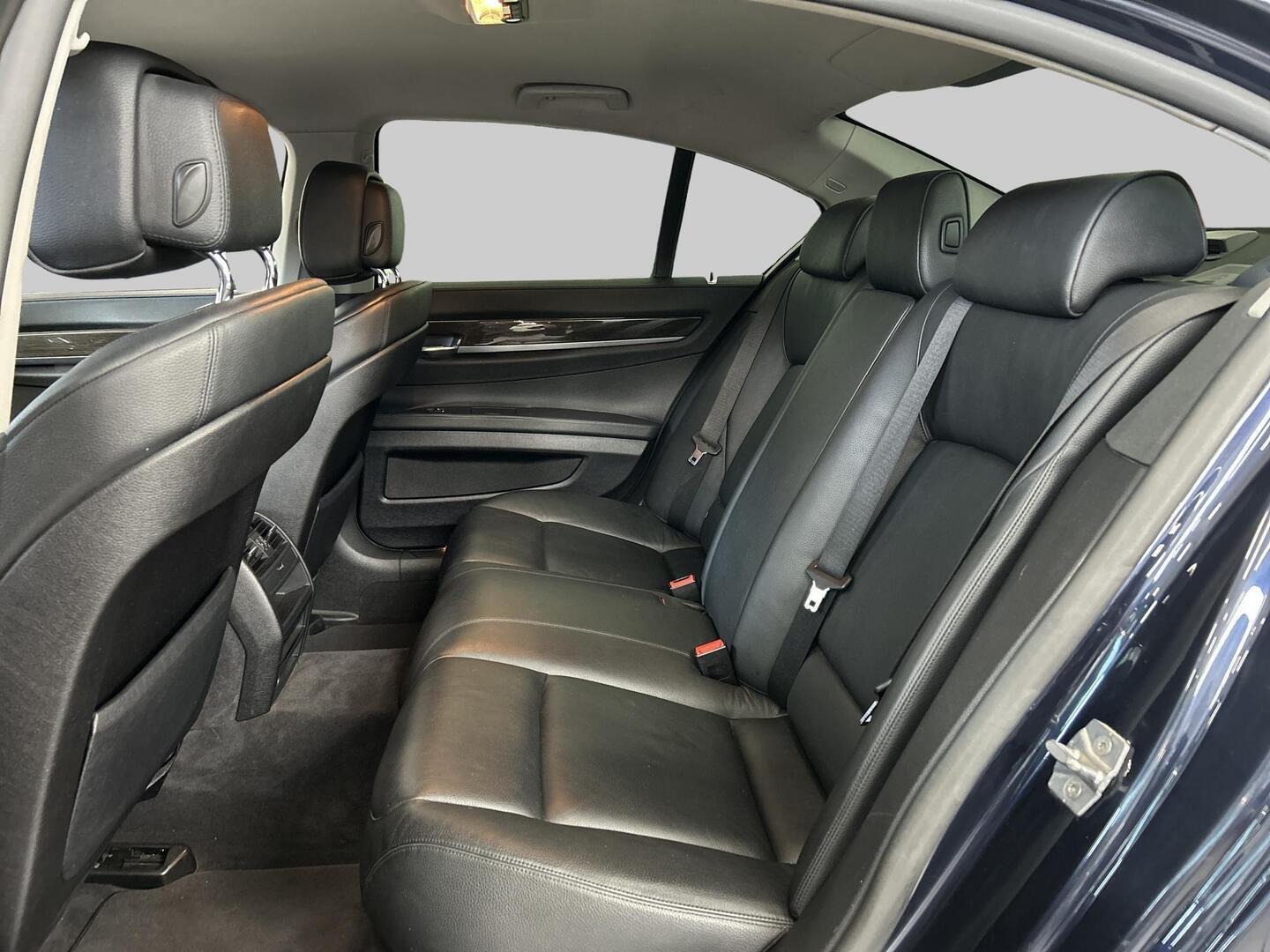 BMW 740 2012