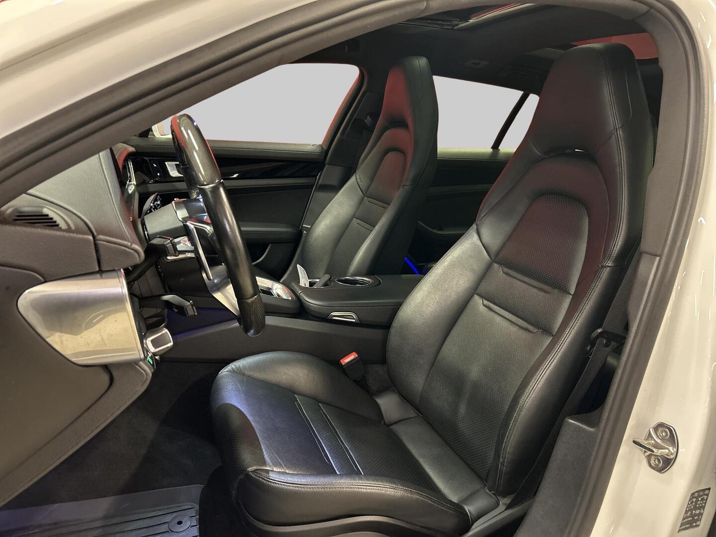 PORSCHE Panamera 2018