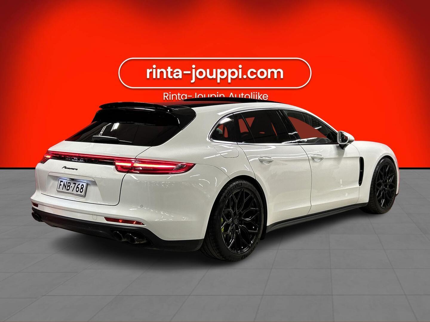 PORSCHE Panamera 2018